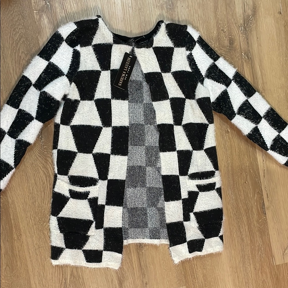 Sabrina Lauren New York Black and White Geometric Cardigan size medium